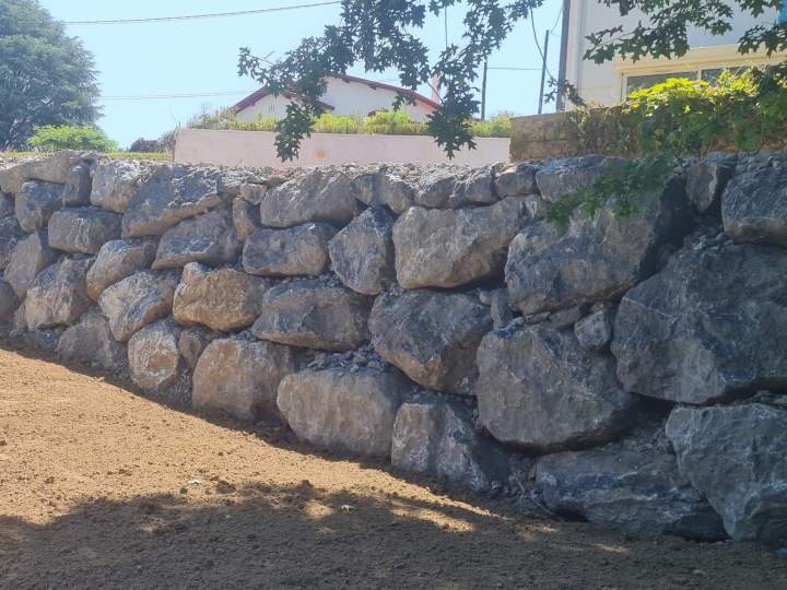 Enrochement face fini